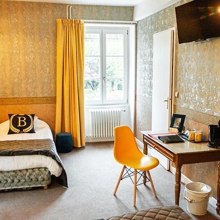 Hotel Le Baron Cremieu ภายนอก รูปภาพ