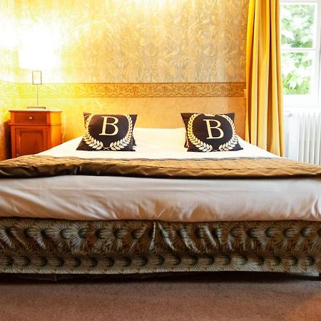 Hotel Le Baron Cremieu ภายนอก รูปภาพ
