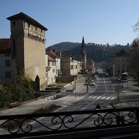 Hotel Le Baron Cremieu ภายนอก รูปภาพ