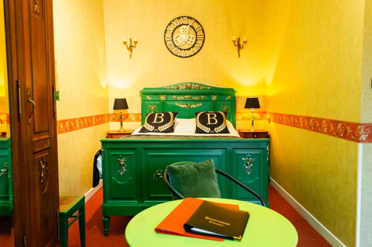 Hotel Le Baron Cremieu ภายนอก รูปภาพ