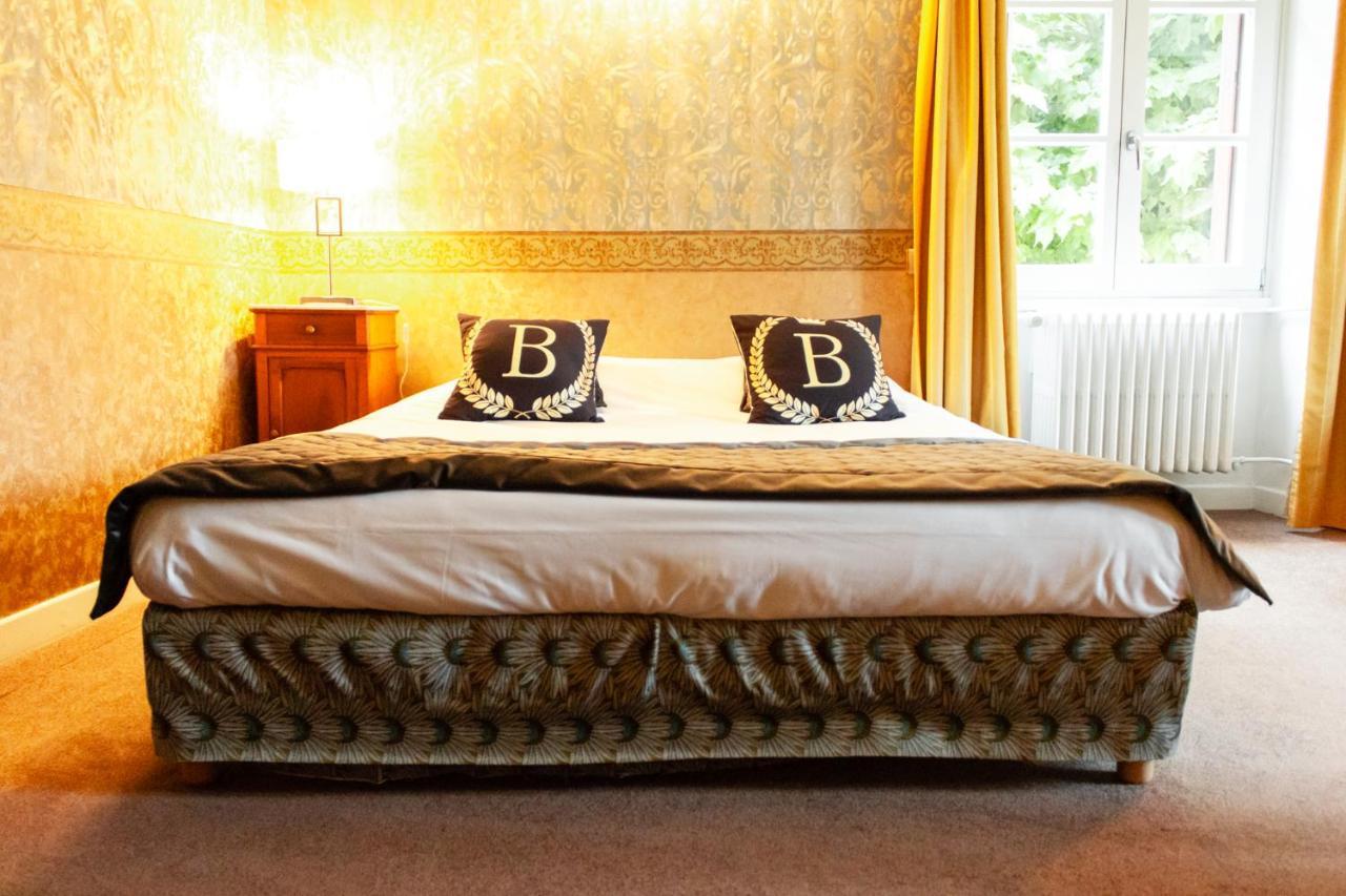 Hotel Le Baron Cremieu ภายนอก รูปภาพ
