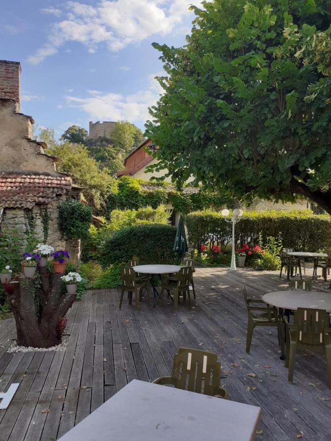 Hotel Le Baron Cremieu ภายนอก รูปภาพ