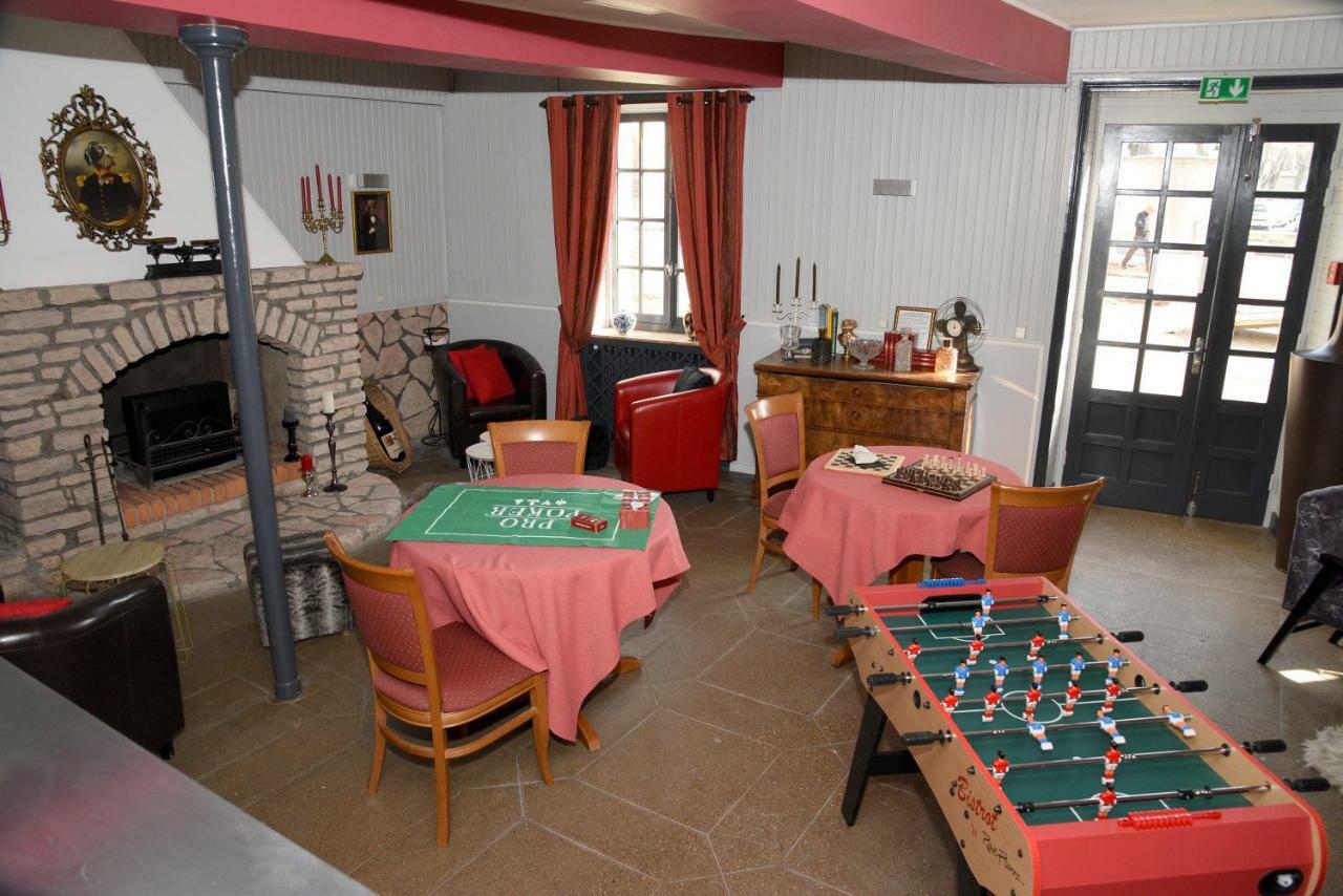 Hotel Le Baron Cremieu ภายนอก รูปภาพ