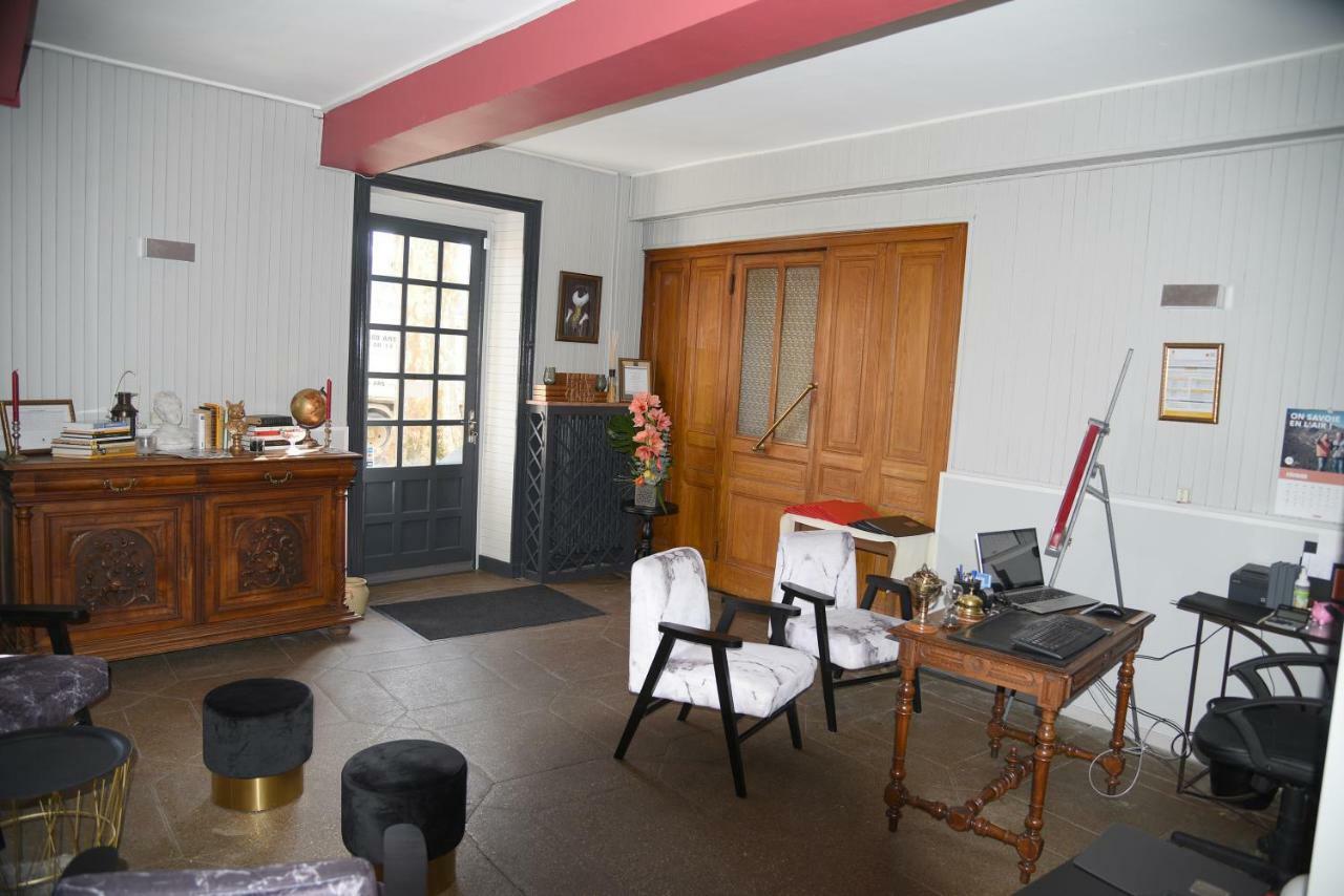 Hotel Le Baron Cremieu ภายนอก รูปภาพ