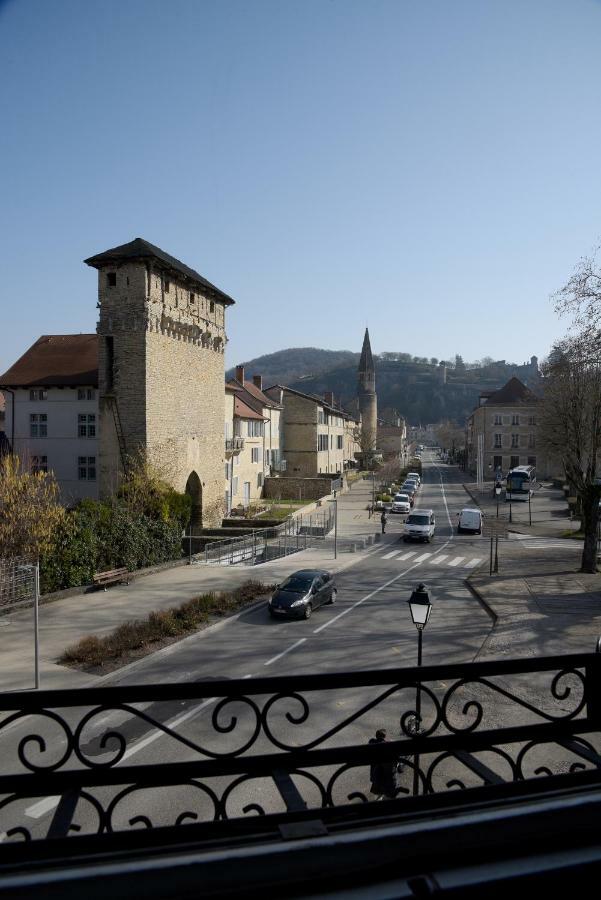 Hotel Le Baron Cremieu ภายนอก รูปภาพ